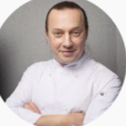 Шеф-повар Василий Емельяненко